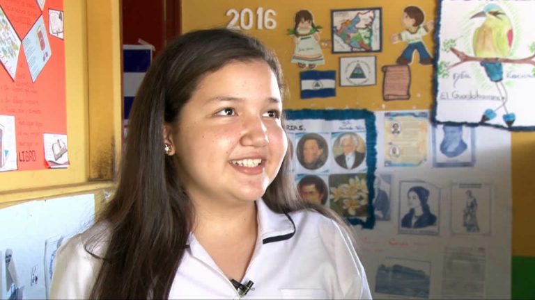 Stephanie Munguía, la Mejor Estudiante de Primaria