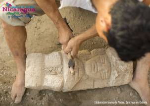 Elaboración de ídolos de piedra